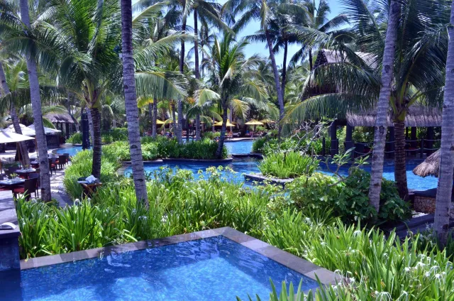 Beachfront Villa with Garden