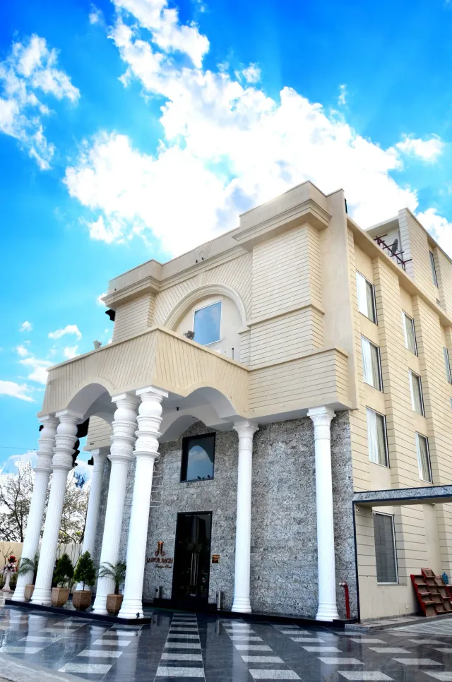 Grand Mansion Estate